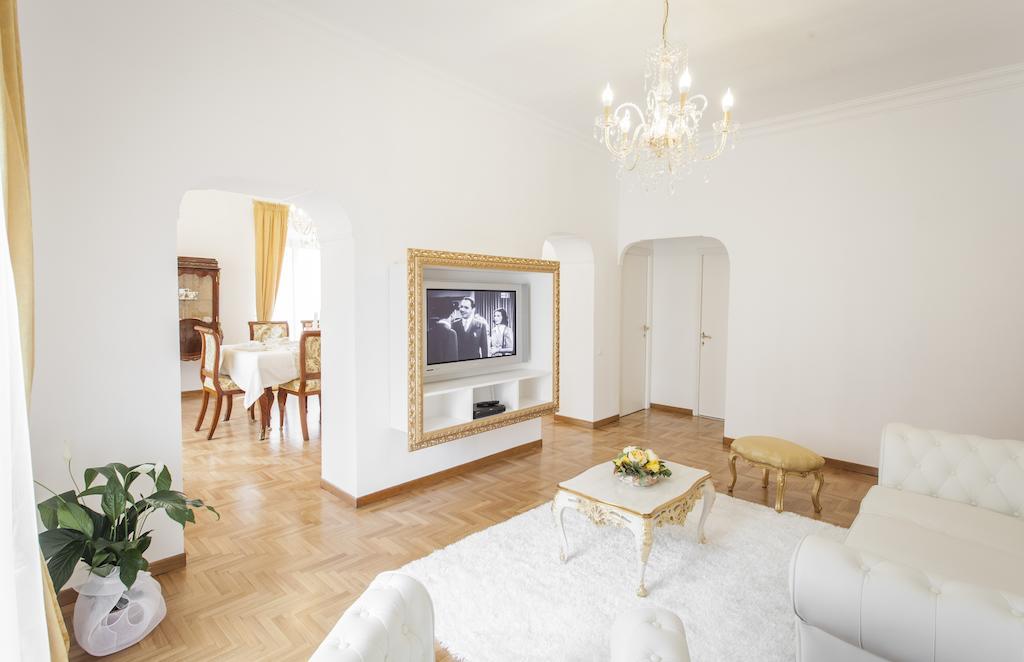 Suite Sarandrea Rome Room photo